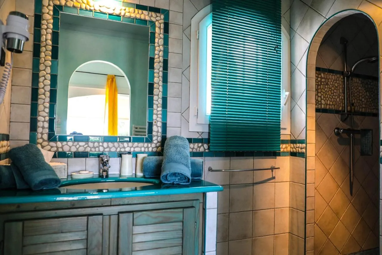 B&B Val D'azur Carqueiranne 3*,