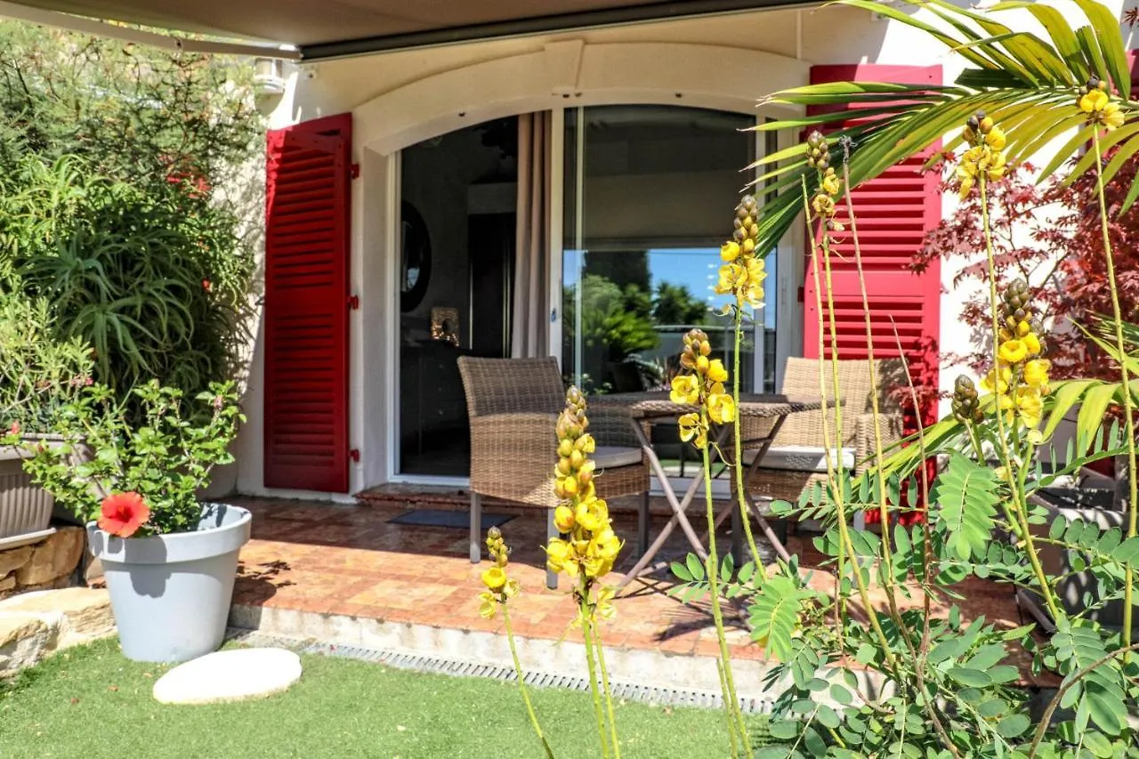 B&B Val D'azur Carqueiranne 3*,